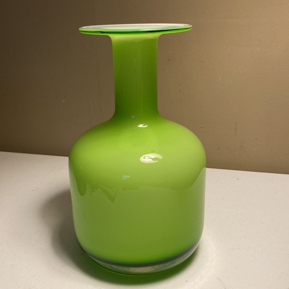 Two Tone Green and White Handblown Glass Vase - Picture 6 of 6